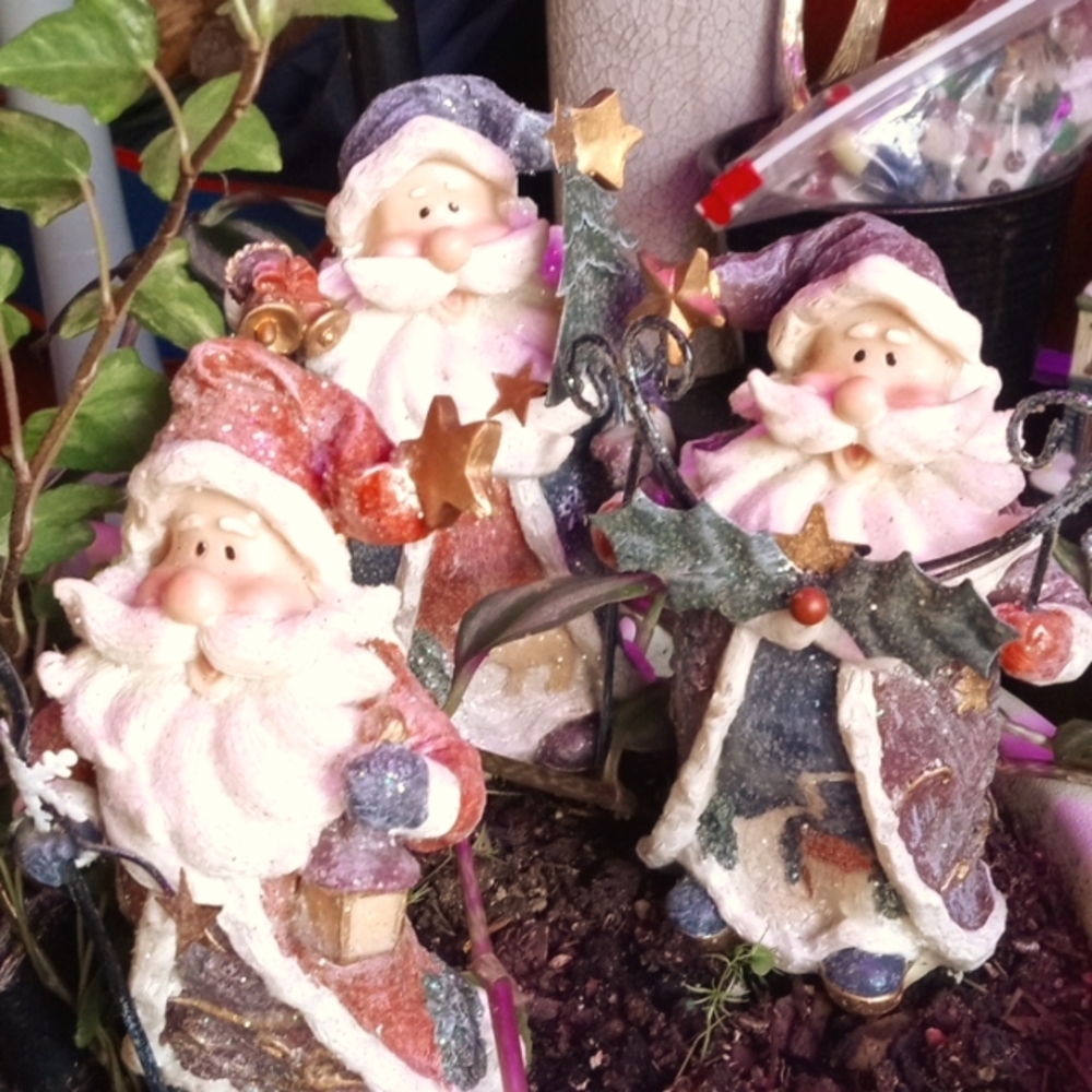 3 Santas approx 5in tall